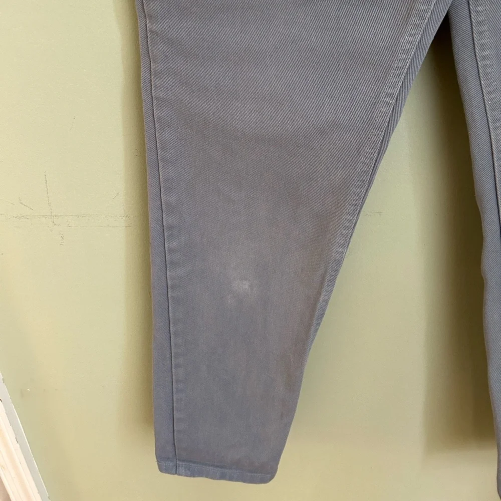 Vintage 90s Mom Jeans in grey twill denim. Size 4 (more like a 2). Decent shape!